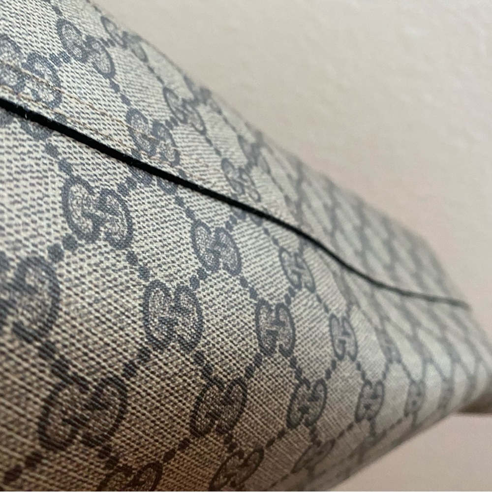 Beautiful reversible tote!!.